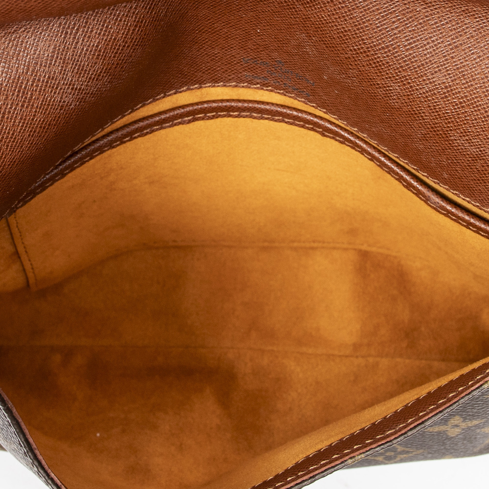 Louis Vuitton Musette Tango - Picture 9 of 10